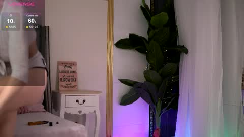Snapshot of rebeccarese chatting on 3, 6, 2026 Rebecca online show from 3, 6, 2026
