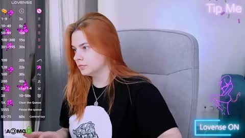 Snapshot of red__dizzy chatting on 9, 6, 2026 red__dizzy online show from 9, 6, 2026