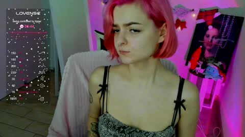 Snapshot of red_bestie_ chatting on 27, 12, 2024 Bestie online show from 27, 12, 2024