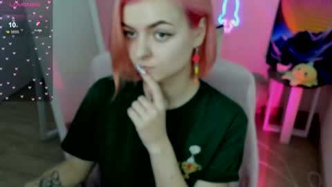 Snapshot of red_bestie_ chatting on 16, 2, 2025 Bestie online show from 16, 2, 2025