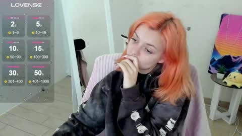 Snapshot of red_bestie_ chatting on 13, 10, 2025 Bestie online show from 13, 10, 2025