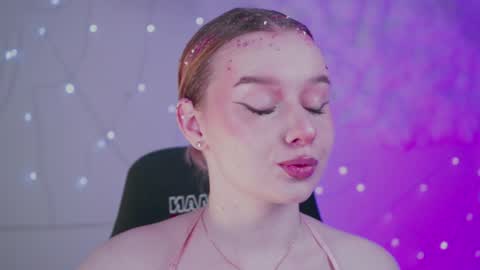 Snapshot of red_queeen chatting on 7, 12, 2024 QUEEN OF EVIL online show from 7, 12, 2024