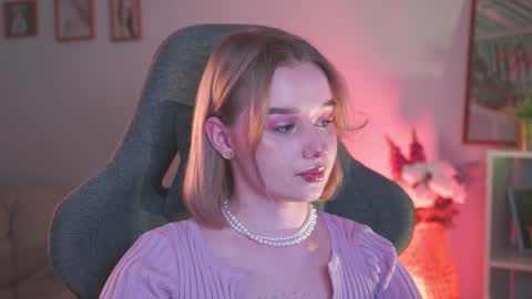 Snapshot of red_queeen chatting on 11, 12, 2024 QUEEN OF EVIL online show from 11, 12, 2024