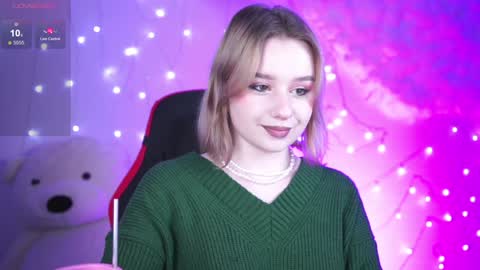 Snapshot of red_queeen chatting on 14, 12, 2024 QUEEN OF EVIL online show from 14, 12, 2024