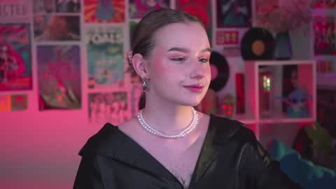 Snapshot of red_queeen chatting on 21, 12, 2024 QUEEN OF EVIL online show from 21, 12, 2024