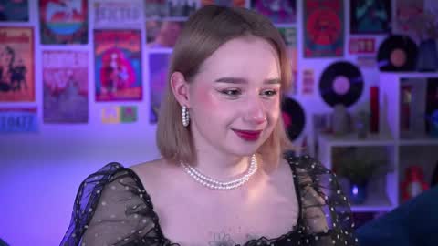 Snapshot of red_queeen chatting on 23, 12, 2024 QUEEN OF EVIL online show from 23, 12, 2024