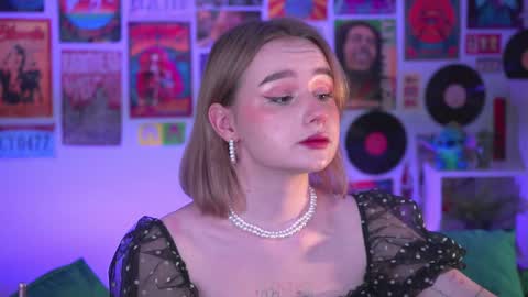 Snapshot of red_queeen chatting on 23, 12, 2024 QUEEN OF EVIL online show from 23, 12, 2024