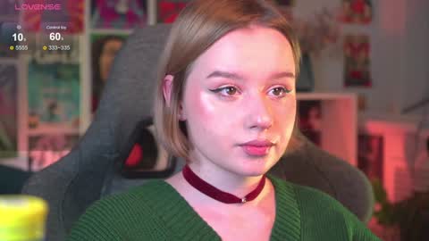 Snapshot of red_queeen chatting on 7, 1, 2025 QUEEN OF EVIL online show from 7, 1, 2025