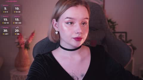 Snapshot of red_queeen chatting on 14, 1, 2025 QUEEN OF EVIL online show from 14, 1, 2025