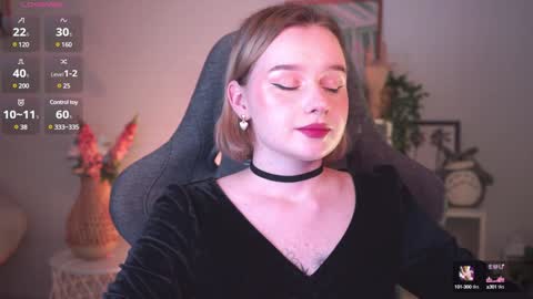 Snapshot of red_queeen chatting on 14, 1, 2025 QUEEN OF EVIL online show from 14, 1, 2025