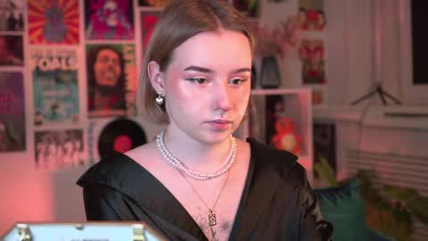 Snapshot of red_queeen chatting on 19, 1, 2025 QUEEN OF EVIL online show from 19, 1, 2025