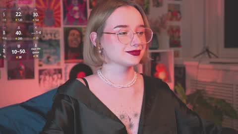 Snapshot of red_queeen chatting on 19, 1, 2025 QUEEN OF EVIL online show from 19, 1, 2025