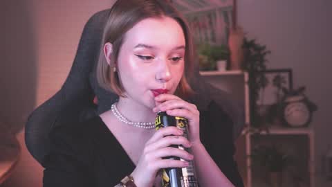 Snapshot of red_queeen chatting on 23, 1, 2025 QUEEN OF EVIL online show from 23, 1, 2025