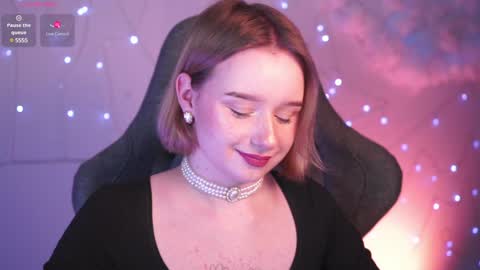 Snapshot of red_queeen chatting on 2, 2, 2025 QUEEN OF EVIL online show from 2, 2, 2025