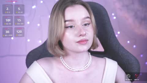 Snapshot of red_queeen chatting on 8, 2, 2025 QUEEN OF EVIL online show from 8, 2, 2025