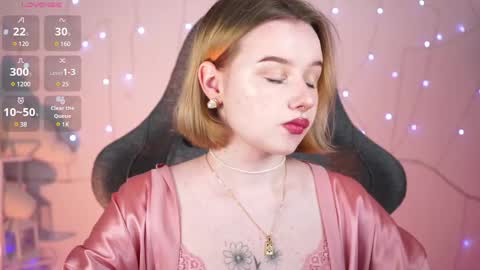 Snapshot of red_queeen chatting on 25, 2, 2025 QUEEN OF EVIL online show from 25, 2, 2025