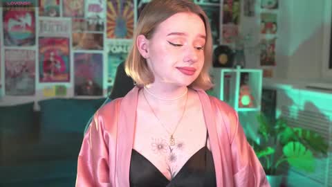 Snapshot of red_queeen chatting on 27, 2, 2025 QUEEN OF EVIL online show from 27, 2, 2025