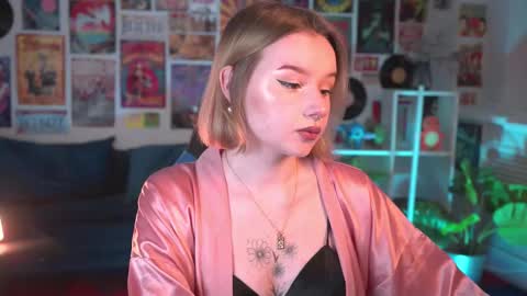 Snapshot of red_queeen chatting on 3, 3, 2025 QUEEN OF EVIL online show from 3, 3, 2025