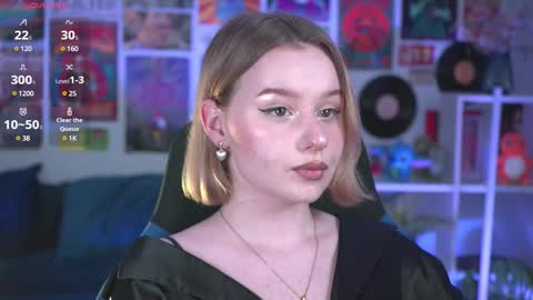 Snapshot of red_queeen chatting on 3, 3, 2025 QUEEN OF EVIL online show from 3, 3, 2025