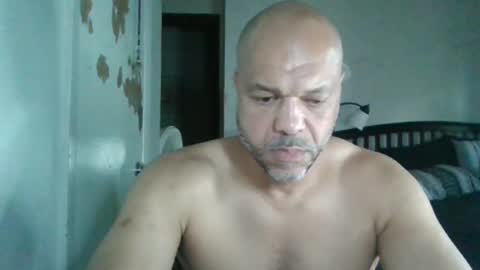 Snapshot of redbone441 chatting on 25, 4, 2026 Redbone online show from 25, 4, 2026