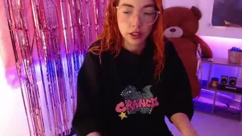 Snapshot of redgirrl_77 chatting on 7, 5, 2026 Mere online show from 7, 5, 2026