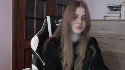Snapshot of redhead_rabbit chatting on 23, 5, 2026 Lily online show from 23, 5, 2026