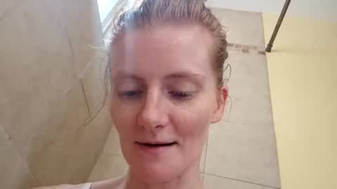Snapshot of redheadmainevent chatting on 14, 10, 2025 redheadmainevent online show from 14, 10, 2025