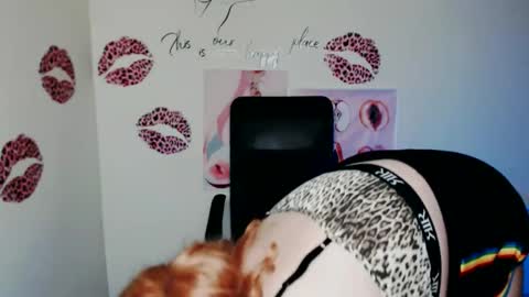 Snapshot of redhotqueen1 chatting on 11, 6, 2026 Rina online show from 11, 6, 2026
