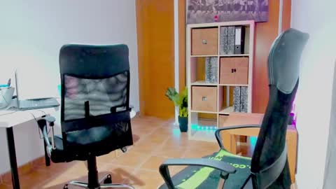 Snapshot of redskyxxx_ chatting on 14, 1, 2025 Sofia online show from 14, 1, 2025