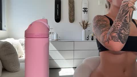 Snapshot of reecemariexx chatting on 11, 2, 2026 reecemariexx online show from 11, 2, 2026