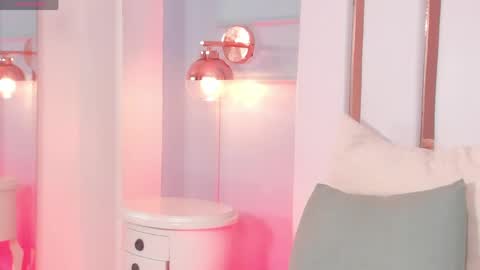 Snapshot of regina_noctixx chatting on 18, 4, 2026 Regina online show from 18, 4, 2026