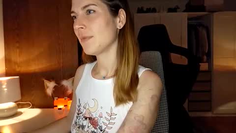 Snapshot of reileyfoxx chatting on 26, 5, 2026 Reiley online show from 26, 5, 2026
