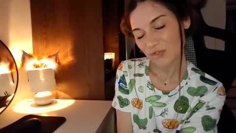 Snapshot of reileyfoxx chatting on 30, 5, 2026 Reiley online show from 30, 5, 2026