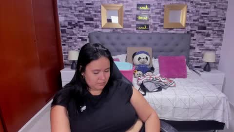 Snapshot of reina_loren chatting on 23, 5, 2026 reina_loren online show from 23, 5, 2026
