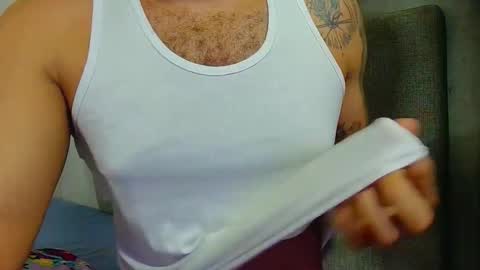 Snapshot of reina_paola chatting on 5, 10, 2025 paola online show from 5, 10, 2025