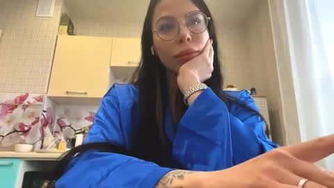 Emma online show from 19, 11, 2025