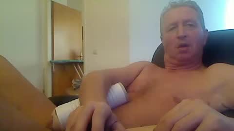 Snapshot of reini7211 chatting on 23, 3, 2026 reini7211 online show from 23, 3, 2026