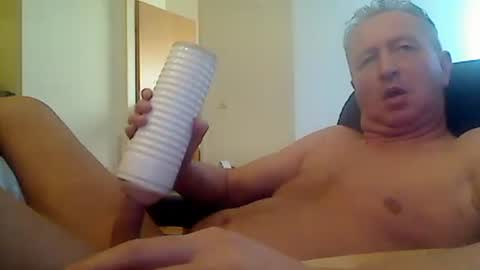 Snapshot of reini7211 chatting on 23, 4, 2026 reini7211 online show from 23, 4, 2026