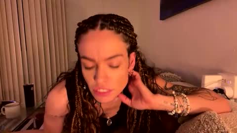 Snapshot of remyveloura chatting on 15, 5, 2026 Remy online show from 15, 5, 2026