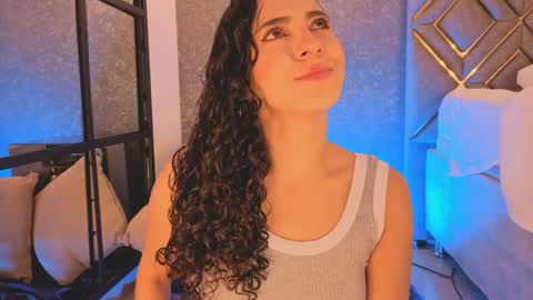 Snapshot of renata_cruz_ chatting on 4, 4, 2026 Renata 3 online show from 4, 4, 2026