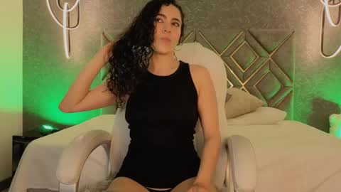 Snapshot of renata_cruz_ chatting on 14, 4, 2026 Renata 3 online show from 14, 4, 2026