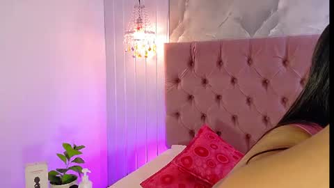 Snapshot of renatapeach chatting on 10, 6, 2026 RenataPeach online show from 10, 6, 2026