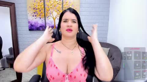 Snapshot of renataruiz_rr chatting on 25, 4, 2026 online show from 25, 4, 2026