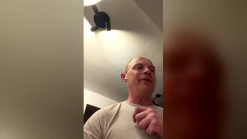 rene_brulee online show from 19, 12, 2025