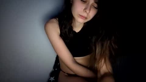 renee_loah online show from 13, 11, 2025