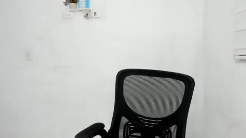 Snapshot of renell_aiston chatting on 19, 1, 2025 RENELL online show from 19, 1, 2025