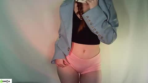 Snapshot of renesme_lusilia chatting on 14, 5, 2026 Renesme White Im here from Monday to Friday online show from 14, 5, 2026