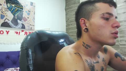 Snapshot of rennesanti chatting on 4, 12, 2024 R E N E online show from 4, 12, 2024