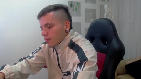 Snapshot of rennesanti chatting on 23, 12, 2024 R E N E online show from 23, 12, 2024