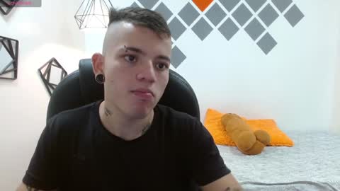 Snapshot of rennesanti chatting on 31, 12, 2024 R E N E online show from 31, 12, 2024